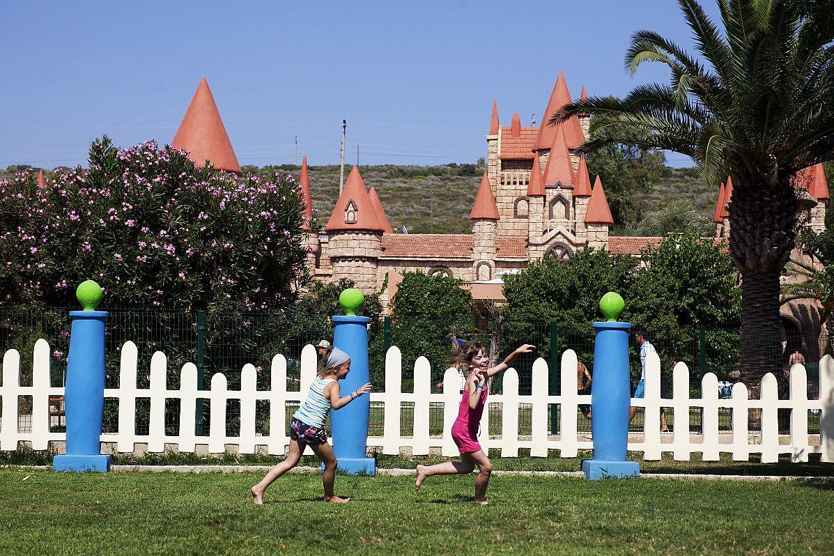 club-resort-atlantis-exim-tours
